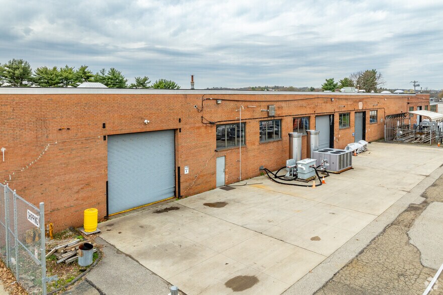 More Photos Of 150 Gamma Dr, Pittsburgh Light Manufacturing For Lease
