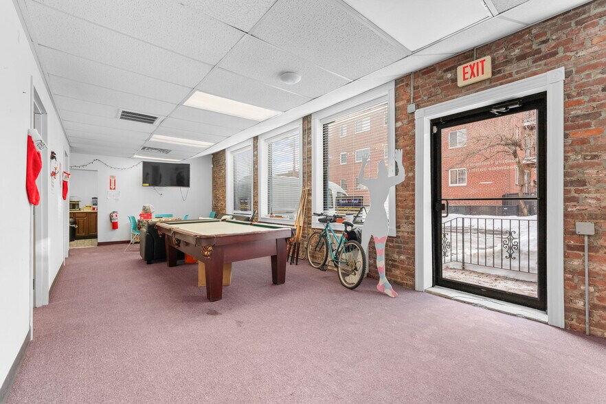 More Photos Of 4258-4264 Washington St, Roslindale Storefront Retail Office For Lease