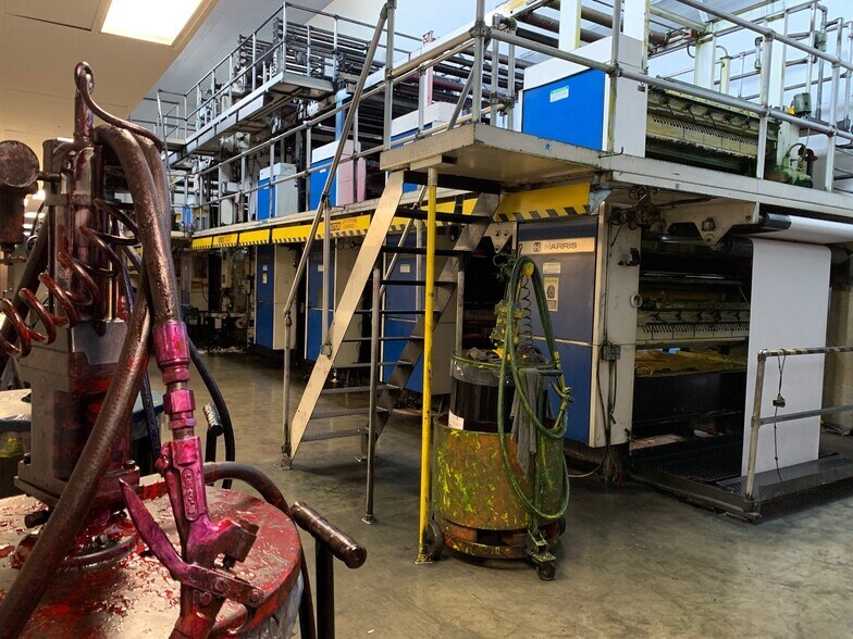 More Photos Of 1101 Twin View Blvd, Redding Office For Sale