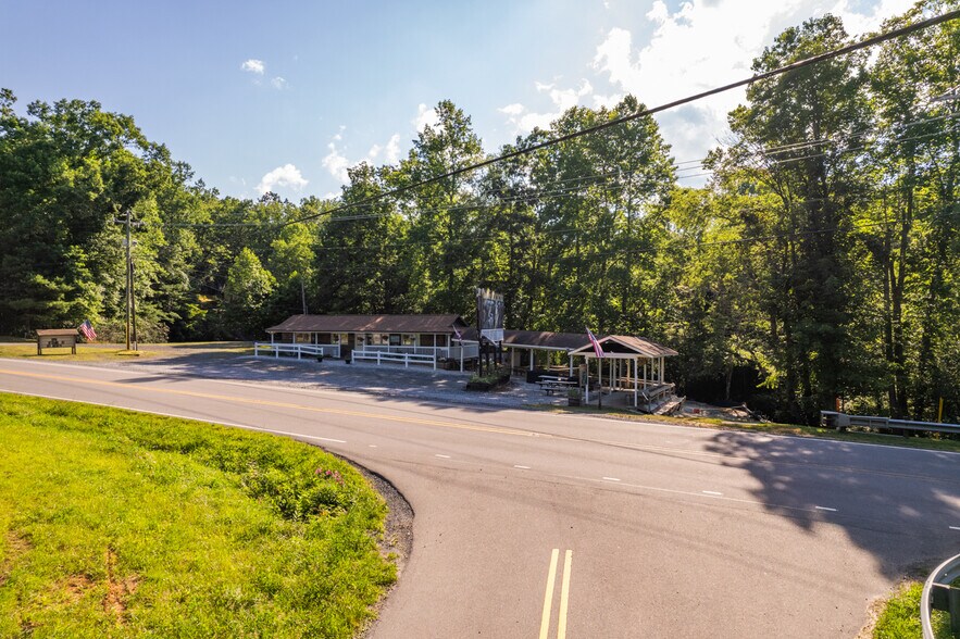 More Photos Of 14622 North Carolina 226, Spruce Pine Freestanding For Sale