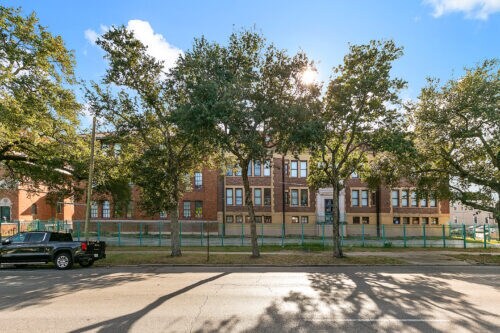 More Photos Of 3220-3222 Canal St, New Orleans Specialty For Sale