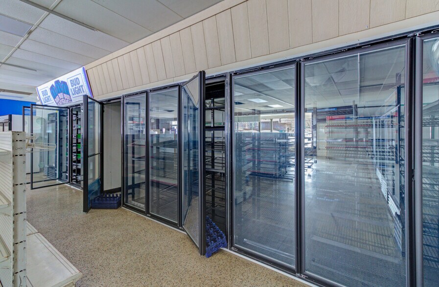 More Photos Of 726 E Lincolnway, Minerva General Retail For Sale