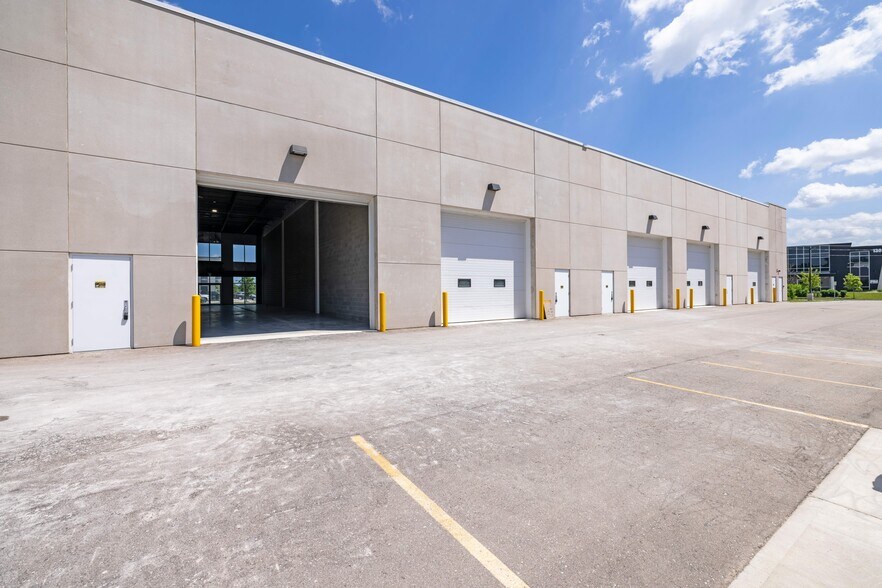 More Photos Of 125 Goddard Cres, Cambridge Warehouse For Sale