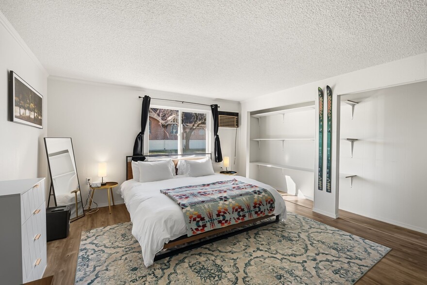 More Photos Of 501 N 4th Ave, Sandpoint Hotel For Sale