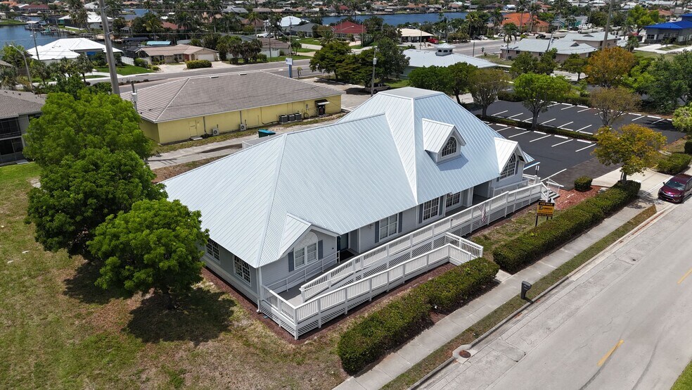 More Photos Of 506 SW 47th Ter, Cape Coral Medical For Sale