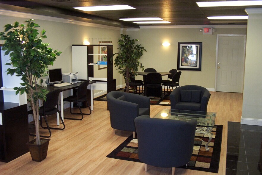 More Photos Of 8311 Wisconsin Ave, Bethesda Medical For Sale