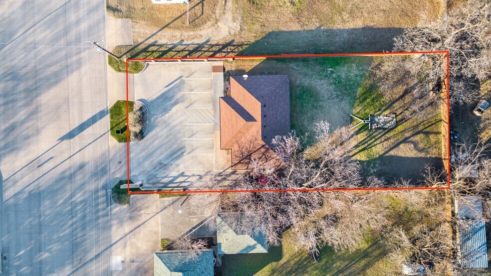 More Photos Of 2524 Carson St, Haltom City Storefront Retail Office For Sale