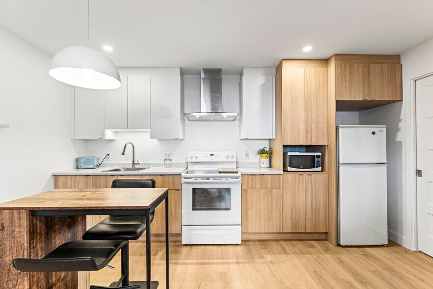 More Photos Of 365 Rue Adams E, Richmond Apartments For Sale