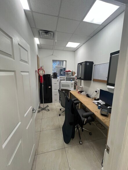 More Photos Of 266 NW Peacock Blvd, Port Saint Lucie Medical For Sale