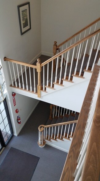 More Photos Of 185 High St, Clinton Office For Lease