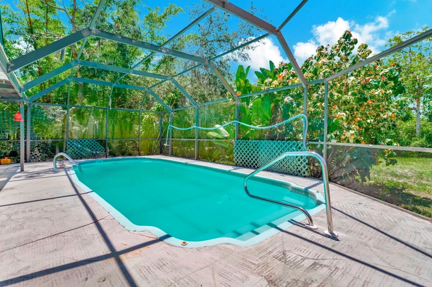 More Photos Of 29199 Livingston Dr, Punta Gorda Multifamily For Sale