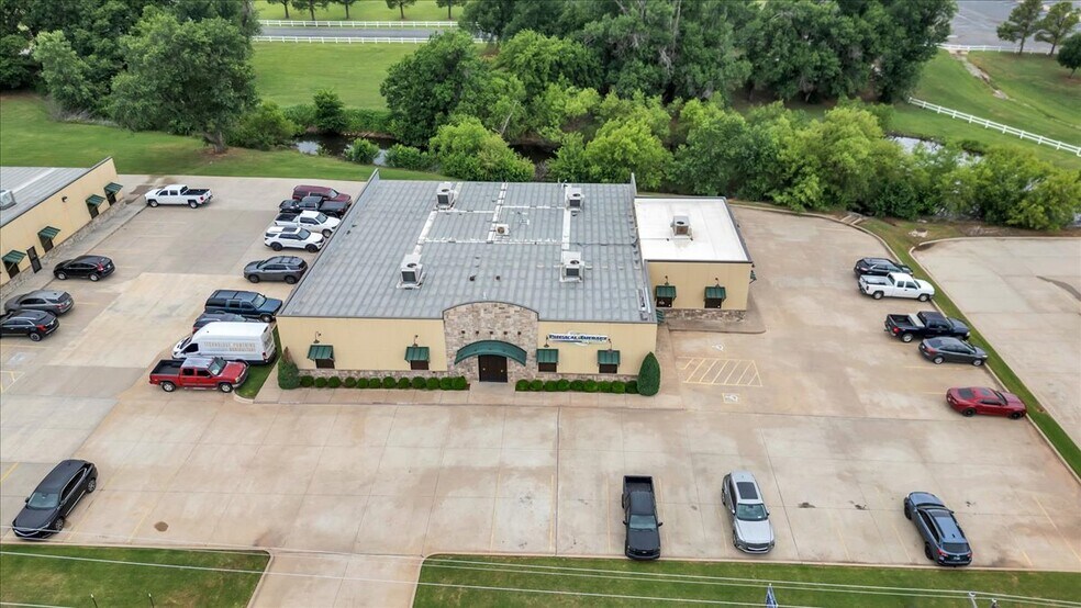 More Photos Of 304 S 29th St, Chickasha Medical For Sale