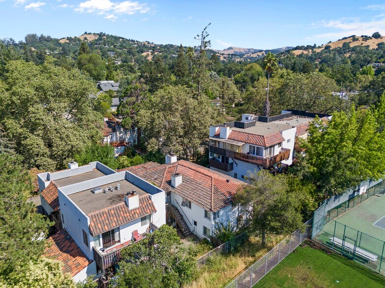 More Photos Of 1355 Sir Francis Drake Blvd, San Anselmo Apartments For Sale