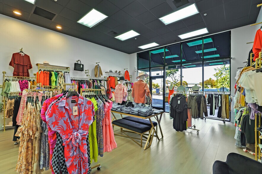 More Photos Of 199 Blue Ravine Rd, Folsom Freestanding For Lease