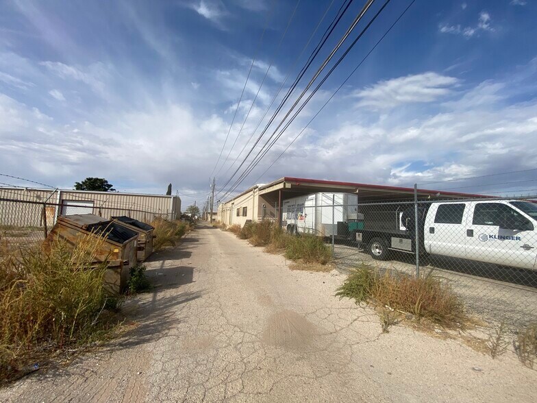 More Photos Of 1720 E 7th St, Odessa Industrial For Lease