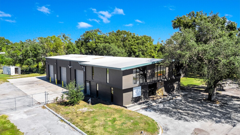 Primary Photo Of 5410 Causeway Blvd, Tampa Warehouse For Lease