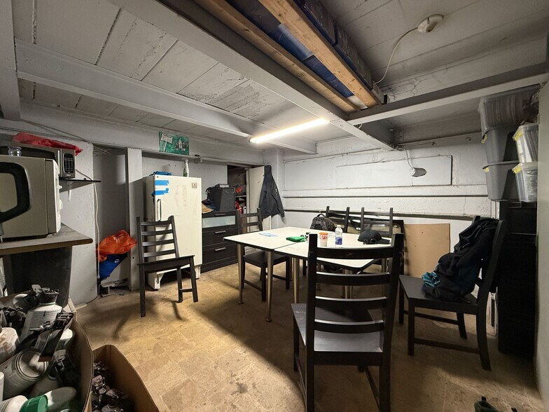 More Photos Of 4278 St Frontenac, Frontenac Auto Repair For Sale