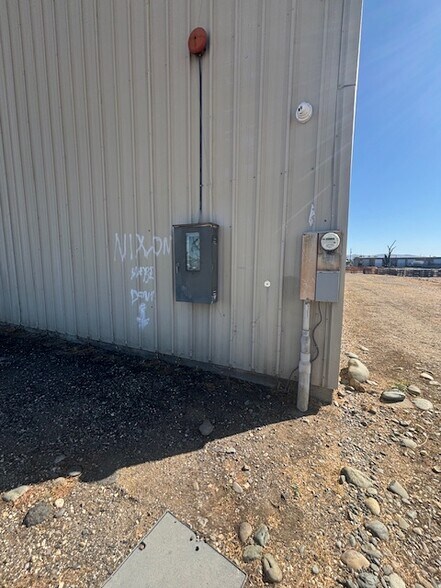 More Photos Of 2620 5th Ave, Oroville Warehouse For Sale