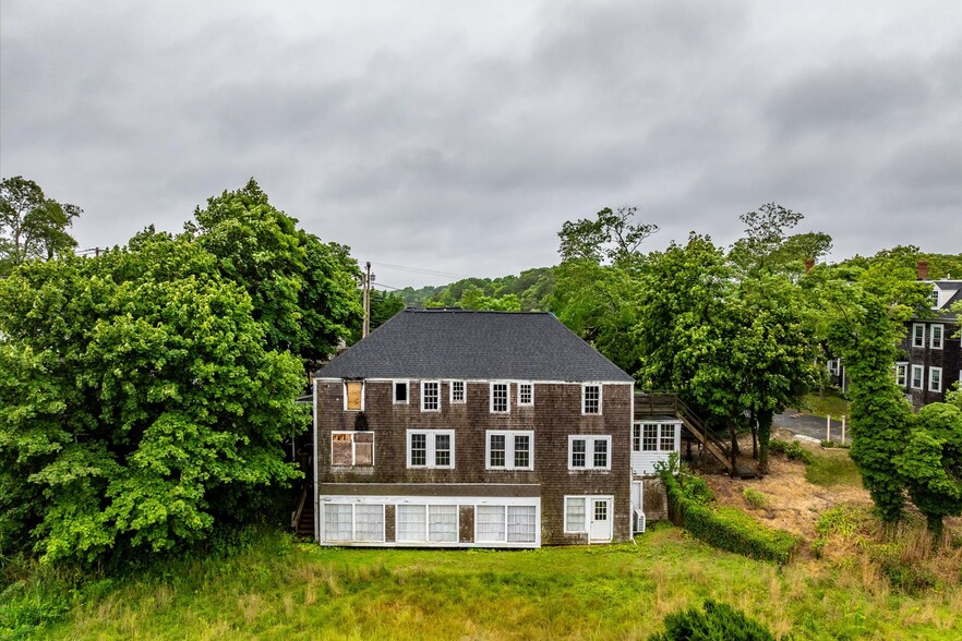 More Photos Of 70 Main St, Wellfleet Hotel For Sale