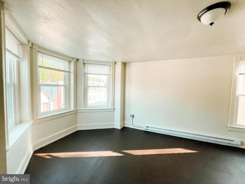 More Photos Of 228-230 Summit Ave, Hagerstown Apartments For Sale