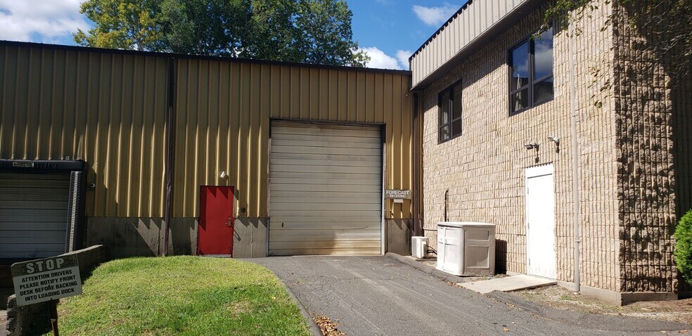 More Photos Of 22 Commerce Rd, Newtown Light Manufacturing For Lease