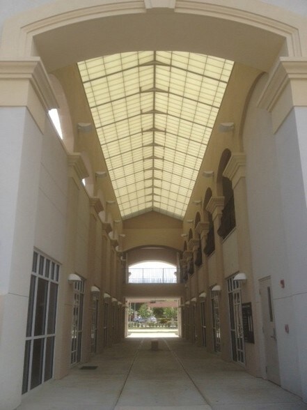 More Photos Of 1417 Lakeland Hills Blvd, Lakeland Office For Lease