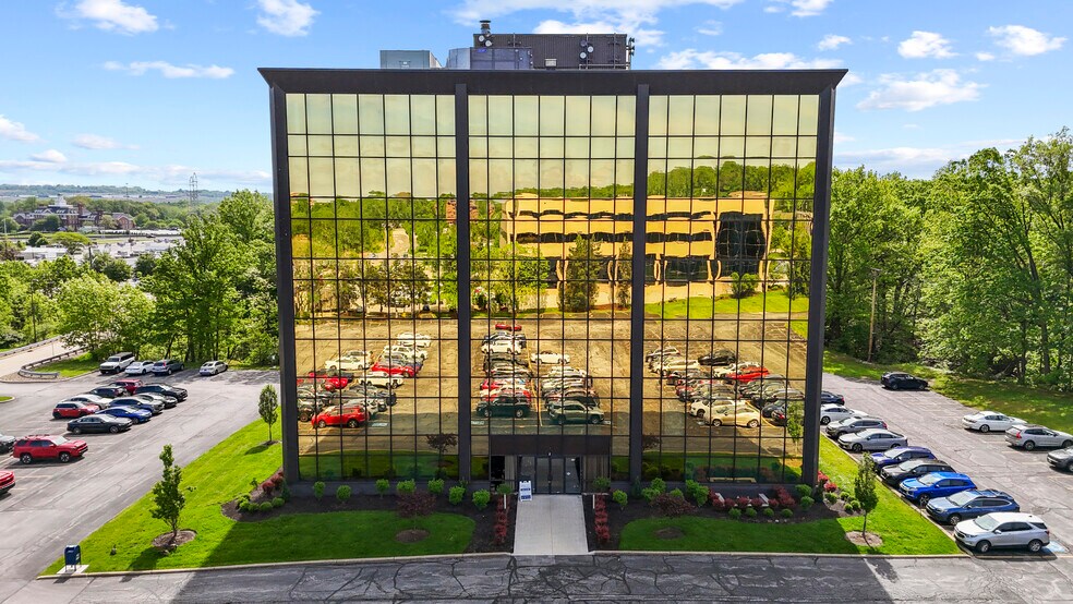 More Photos Of 4807 Rockside Rd, Independence Coworking Space