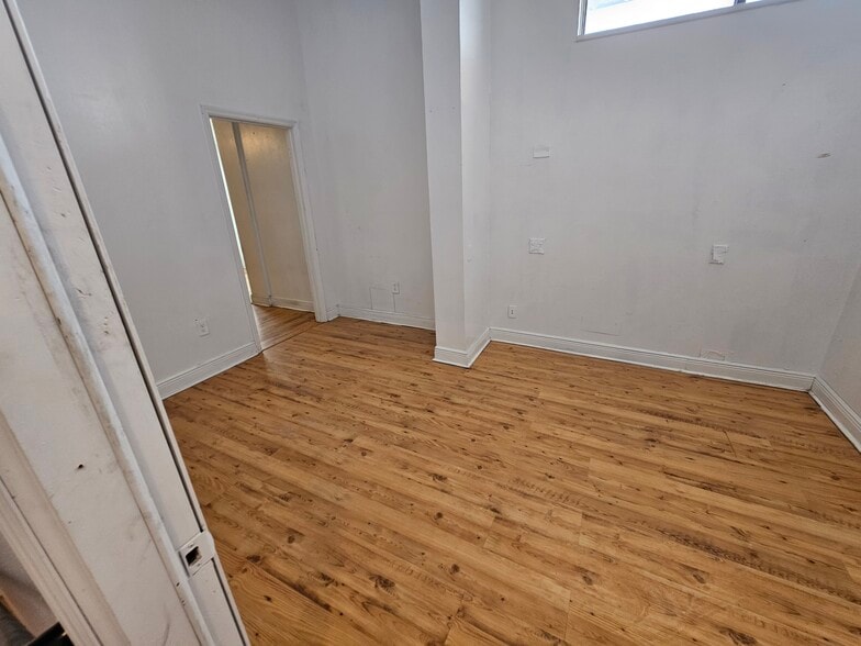 More Photos Of 1401 W Washington St, Orlando Warehouse For Lease