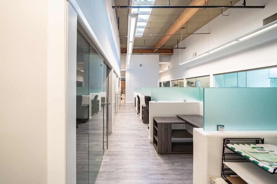 More Photos Of 90 Discovery, Irvine Office For Sale