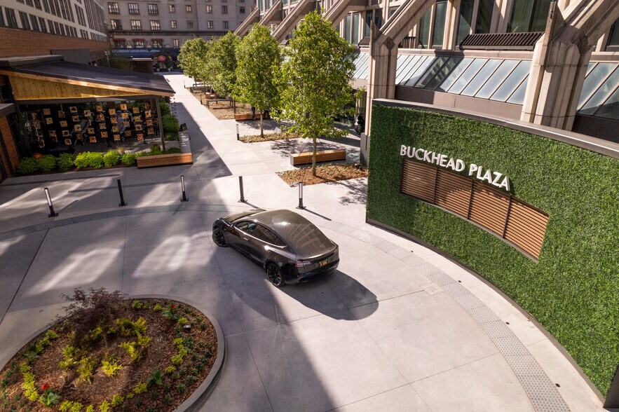 More Photos Of 3060 Peachtree Rd NW, Atlanta Office For Lease