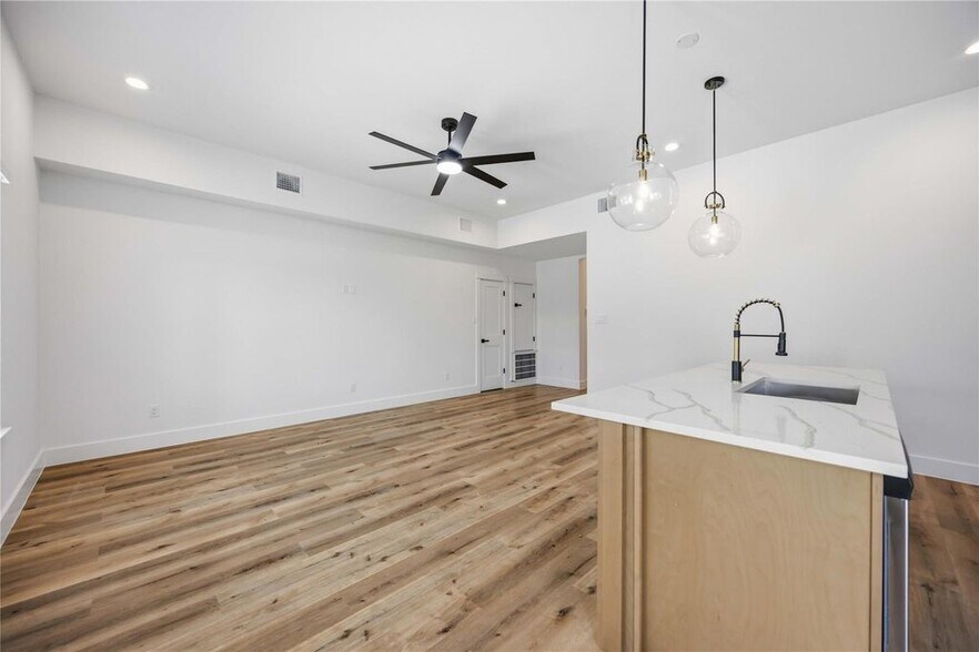 More Photos Of 4029 Cork Dr, Houston Apartments For Sale