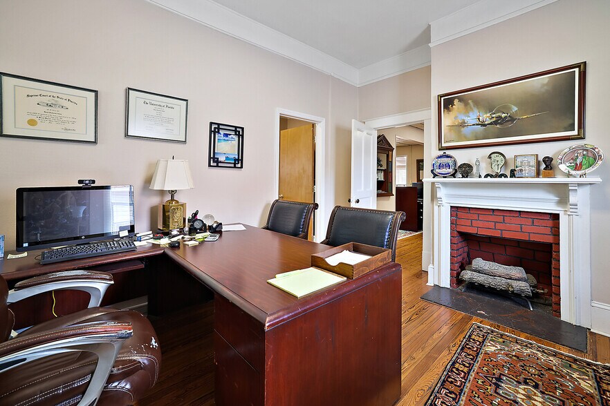 More Photos Of 324 N Texas Ave, Tavares Office For Lease