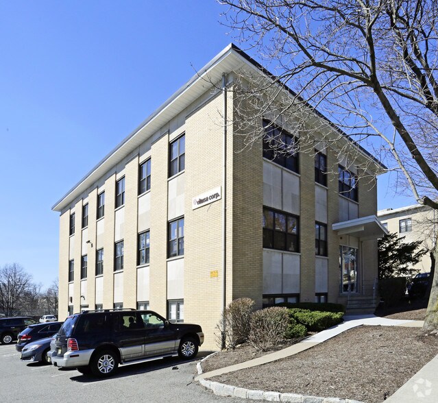 Primary Photo Of 120 Charlotte Pl, Englewood Cliffs Medical For Lease