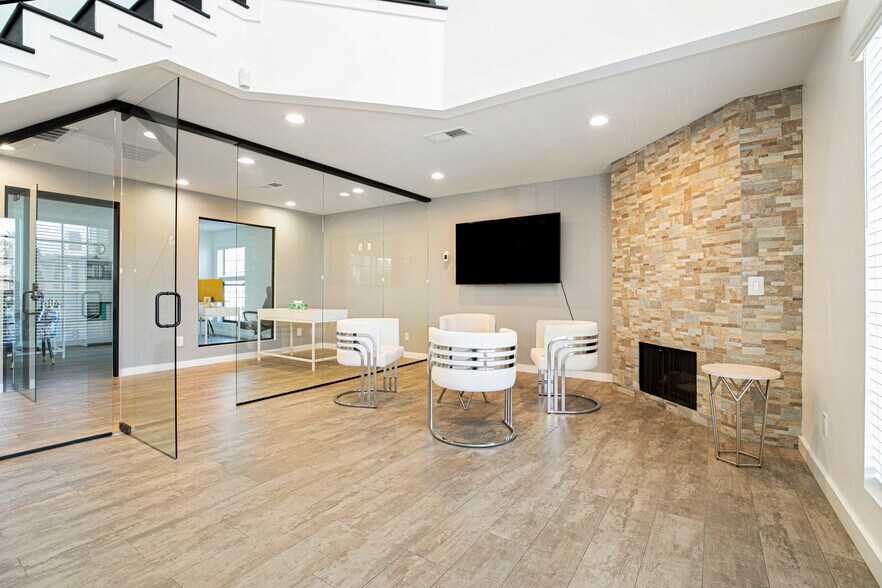 More Photos Of 207 W Alameda Ave, Burbank Office For Sale