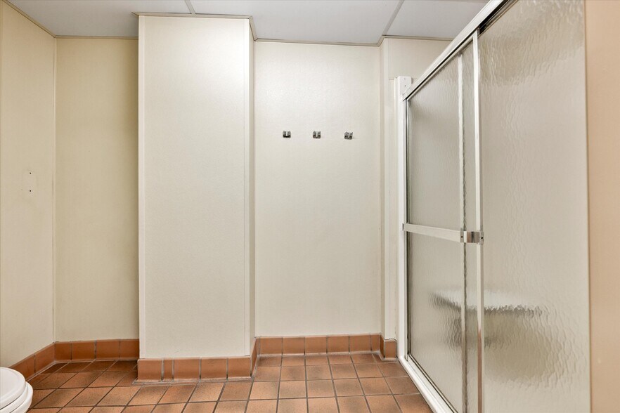 More Photos Of 18 Sportsman Dr, Clarion Medical For Lease