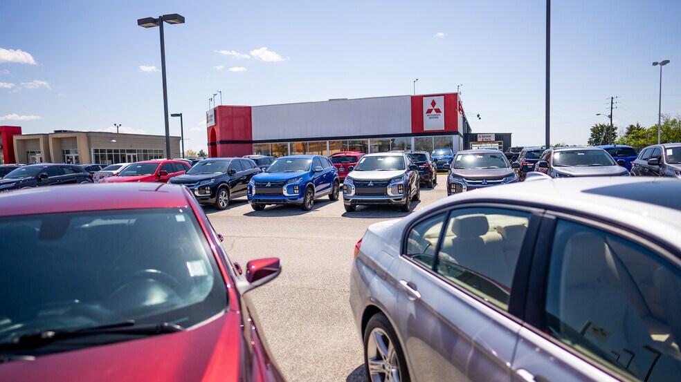 More Photos Of 5155 W Pike Plaza Rd, Indianapolis General Retail For Sale