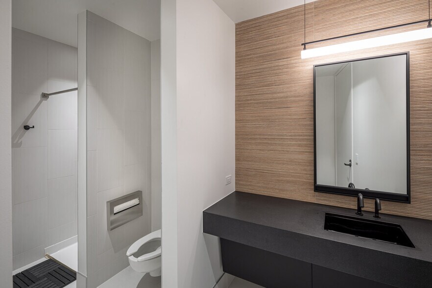 More Photos Of 1200 17th St, Denver Office For Lease