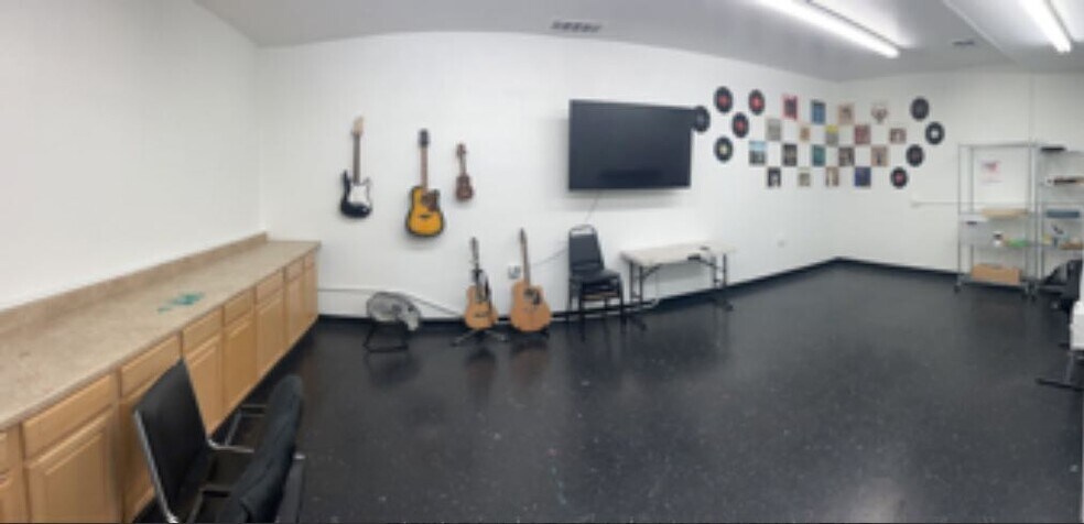 More Photos Of 3827 W Rosecrans Ave, Hawthorne Storefront For Lease