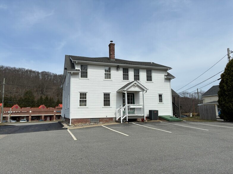 More Photos Of 76 Salem Tpke, Norwich Office For Sale