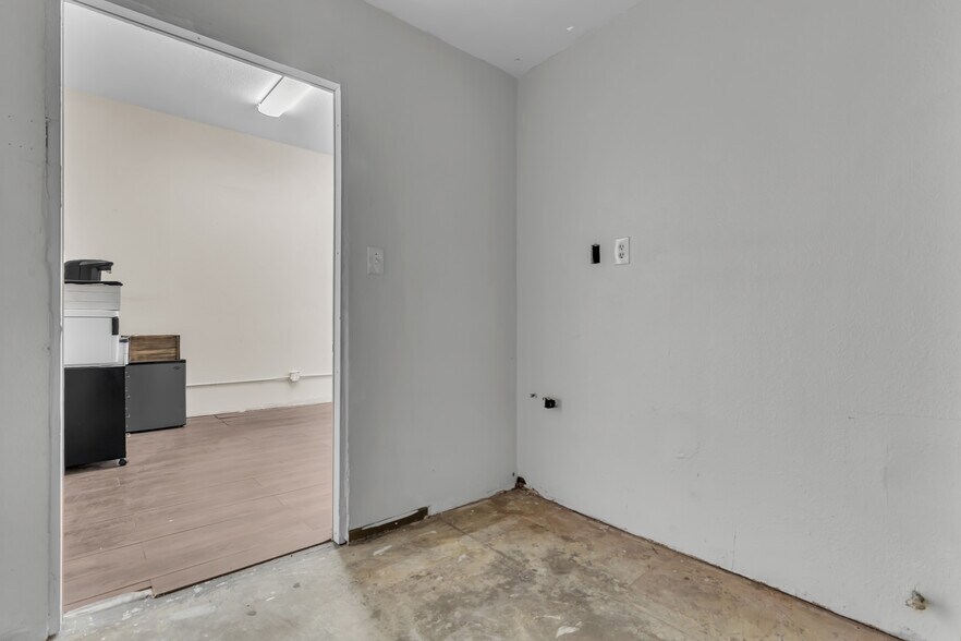 More Photos Of 420 River Road Unit C, Corona Storefront For Lease