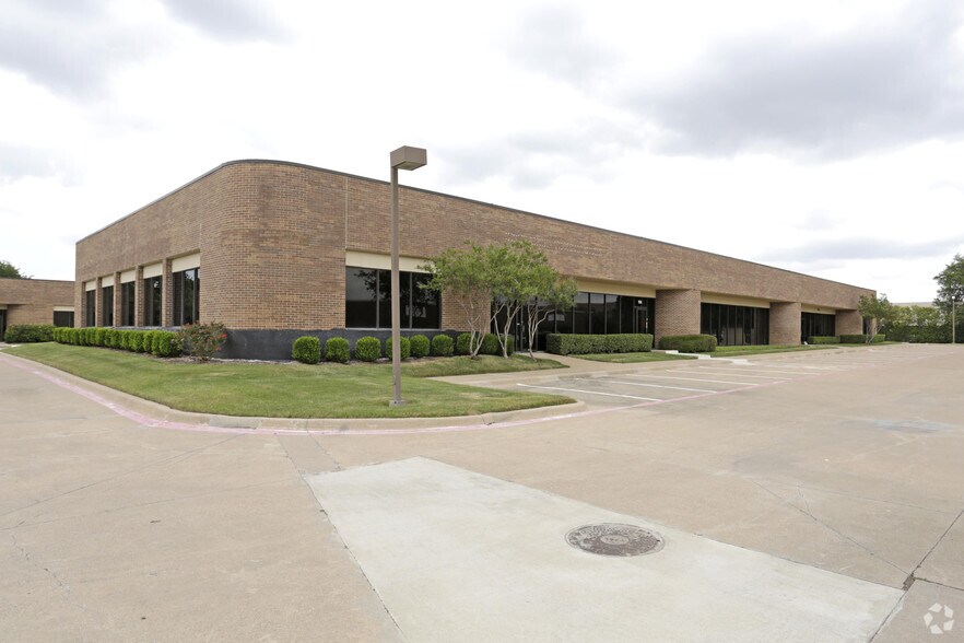 More Photos Of 1335 Valwood Pky, Carrollton Medical For Lease