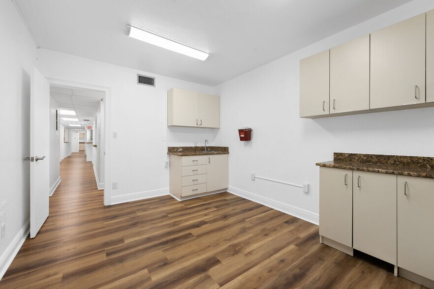 More Photos Of 100 SE 15th Ave, Fort Lauderdale Medical For Lease