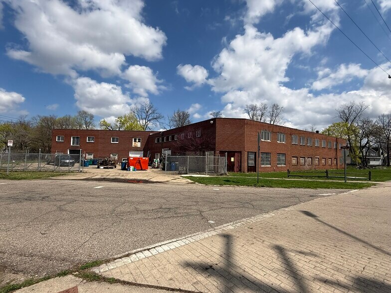 Primary Photo Of 808 Cobb Ave, Kalamazoo Warehouse For Sale