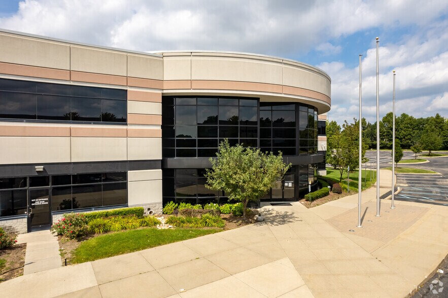 More Photos Of 2110 Executive Hills Ct, Auburn Hills Industrial For Lease