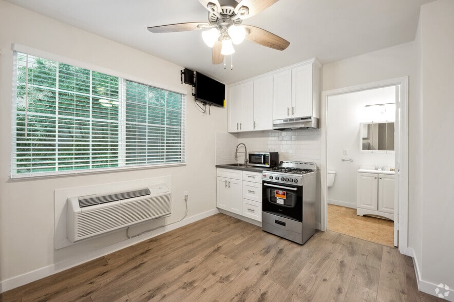 More Photos Of 220 S Alvarado St, Los Angeles Hotel For Sale