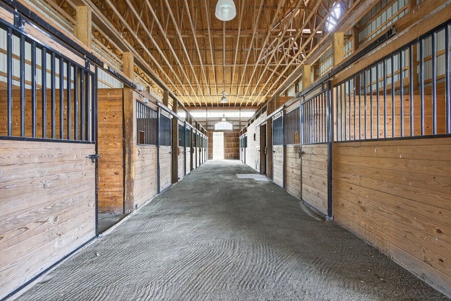 More Photos Of 2121 Church View Rd, Coopersburg Horse Stables For Sale