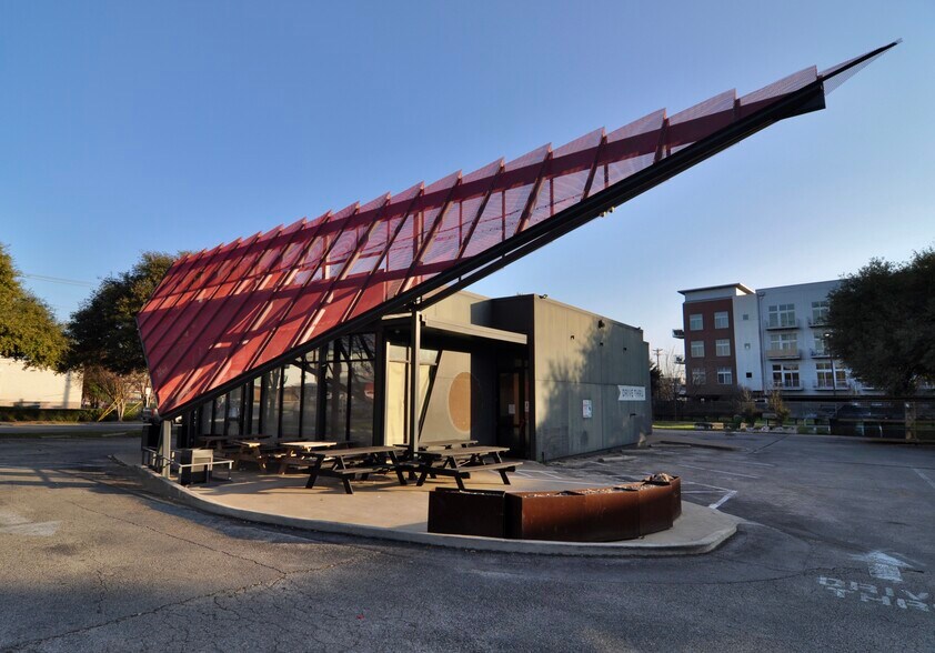Primary Photo Of 2129 E 7th St, Austin Restaurant For Sale