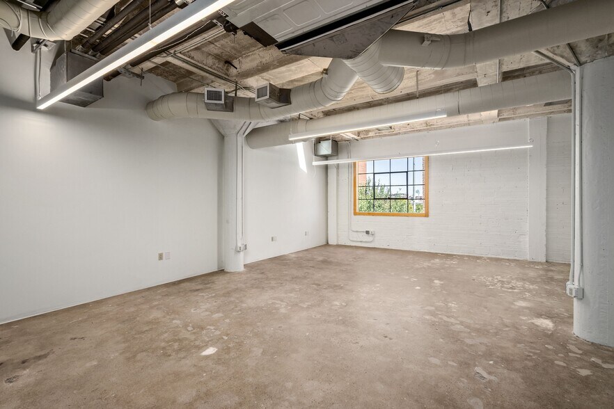 More Photos Of 1701 Commerce St, Houston Loft Creative Space For Lease