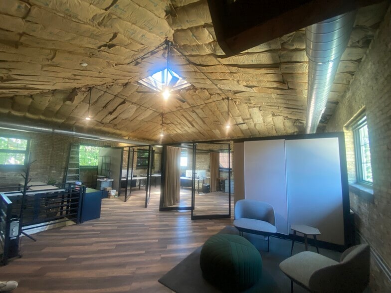 More Photos Of 3178 N Fratney St, Milwaukee Flex For Lease