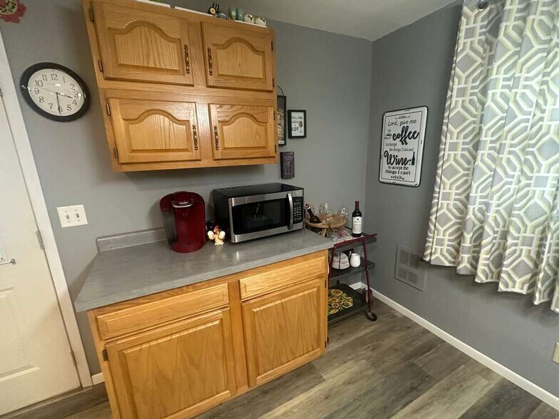 More Photos Of 810 E US Hwy 275, Ewing Hotel For Sale